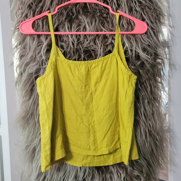 Not Perfect Linen Crop Top - Picture 3 of 4